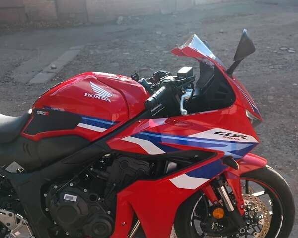 Красный Хонда CBR 650R, объемом двигателя 0.65 л и пробегом 1 тыс. км за 10100 $, фото 12 на Automoto.ua