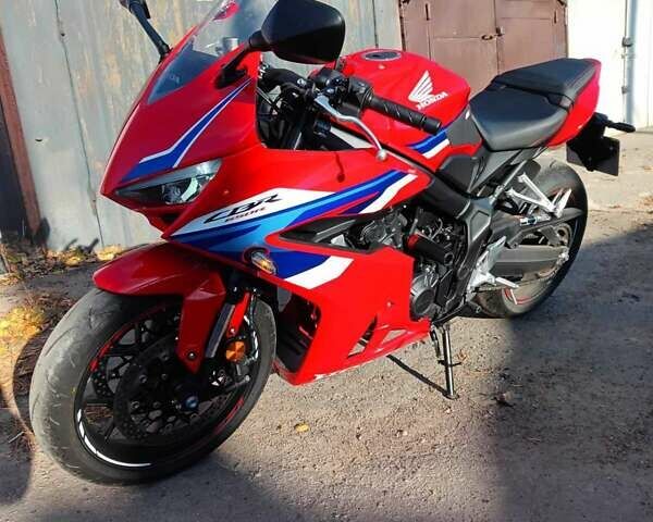 Красный Хонда CBR 650R, объемом двигателя 0.65 л и пробегом 1 тыс. км за 10100 $, фото 6 на Automoto.ua