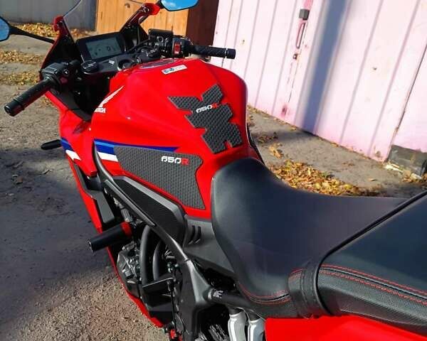 Красный Хонда CBR 650R, объемом двигателя 0.65 л и пробегом 1 тыс. км за 10100 $, фото 11 на Automoto.ua