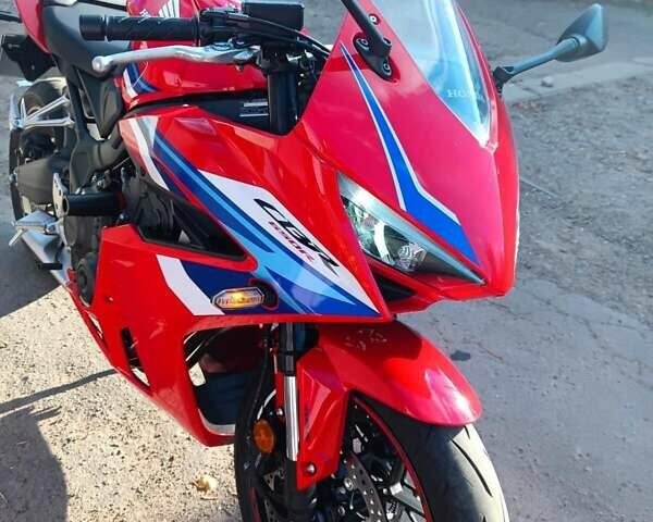 Красный Хонда CBR 650R, объемом двигателя 0.65 л и пробегом 1 тыс. км за 10100 $, фото 5 на Automoto.ua