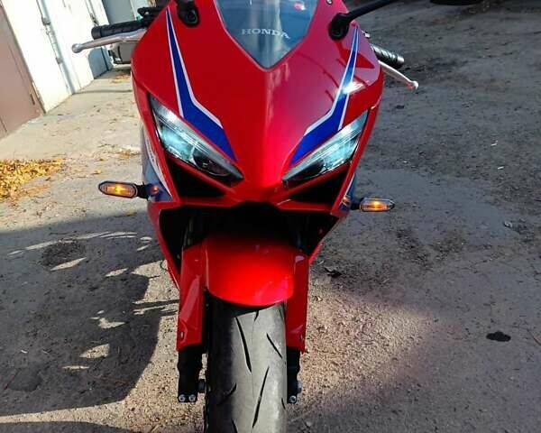 Красный Хонда CBR 650R, объемом двигателя 0.65 л и пробегом 1 тыс. км за 10100 $, фото 1 на Automoto.ua