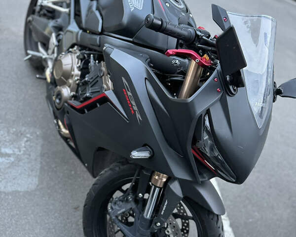 Хонда CBR 650R, объемом двигателя 0.65 л и пробегом 26 тыс. км за 9000 $, фото 2 на Automoto.ua