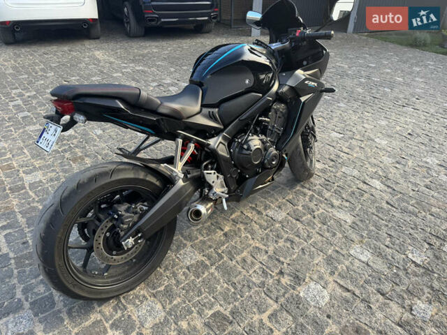 Хонда CBR 650R, объемом двигателя 0.65 л и пробегом 10 тыс. км за 8800 $, фото 4 на Automoto.ua
