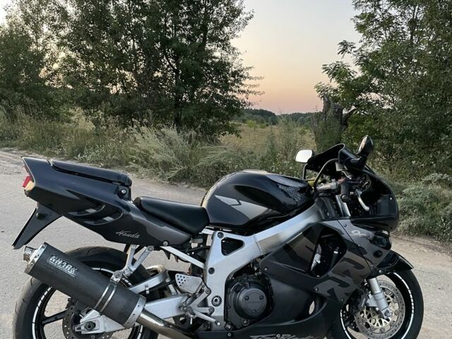 Хонда CBR 900RR, объемом двигателя 0.92 л и пробегом 0 тыс. км за 4500 $, фото 3 на Automoto.ua