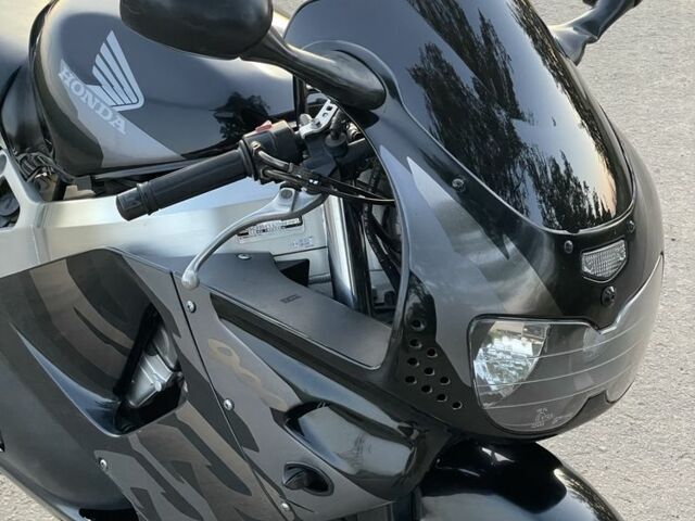Хонда CBR 900RR, объемом двигателя 0.92 л и пробегом 0 тыс. км за 4500 $, фото 6 на Automoto.ua