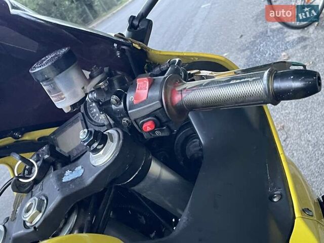Желтый Хонда CBR 929RR, объемом двигателя 0.93 л и пробегом 42 тыс. км за 4999 $, фото 14 на Automoto.ua