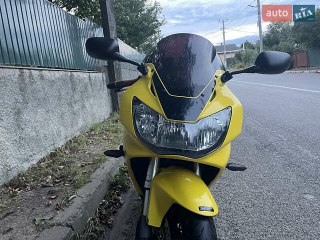 Желтый Хонда CBR 929RR, объемом двигателя 0.93 л и пробегом 42 тыс. км за 4999 $, фото 19 на Automoto.ua