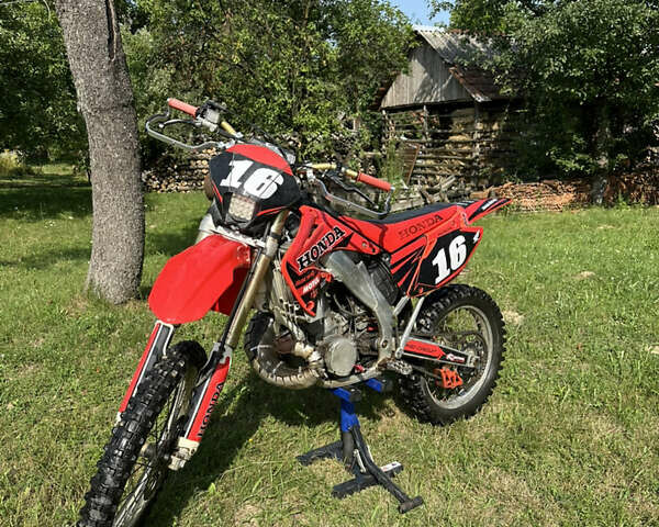 Красный Хонда CR 250R, объемом двигателя 0.25 л и пробегом 50 тыс. км за 2600 $, фото 1 на Automoto.ua