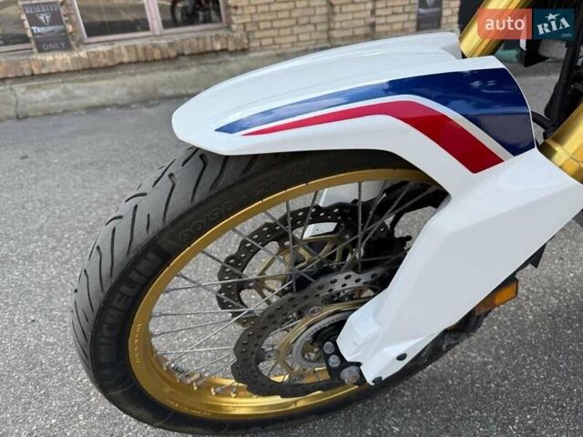Белый Хонда CRF 1000L Africa Twin, объемом двигателя 1 л и пробегом 44 тыс. км за 12800 $, фото 6 на Automoto.ua