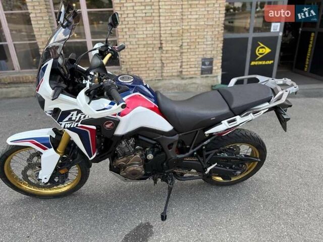 Белый Хонда CRF 1000L Africa Twin, объемом двигателя 1 л и пробегом 44 тыс. км за 12800 $, фото 1 на Automoto.ua