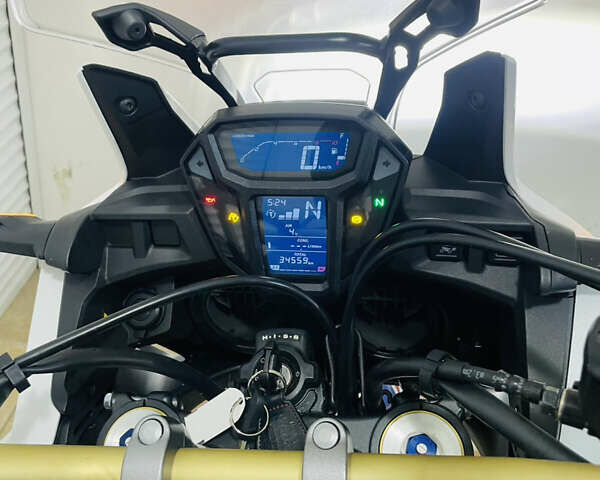Білий Хонда CRF 1000L Africa Twin, об'ємом двигуна 1 л та пробігом 34 тис. км за 12500 $, фото 18 на Automoto.ua