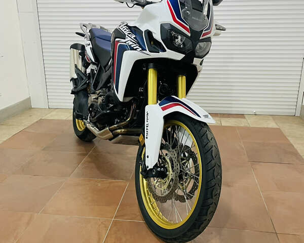 Білий Хонда CRF 1000L Africa Twin, об'ємом двигуна 1 л та пробігом 34 тис. км за 12500 $, фото 24 на Automoto.ua