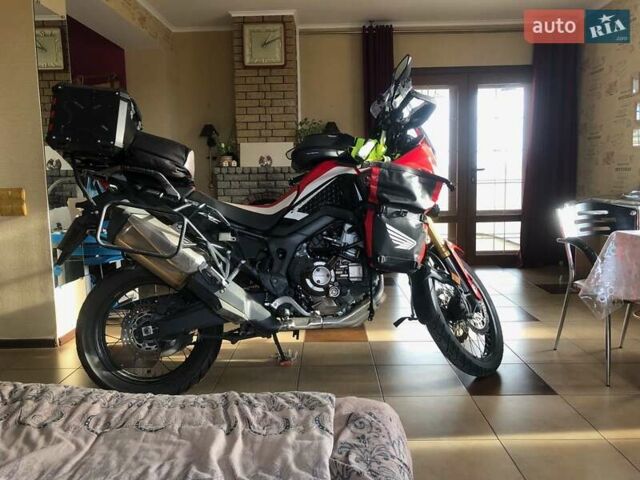 Красный Хонда CRF 1000L Africa Twin, объемом двигателя 1 л и пробегом 44 тыс. км за 11800 $, фото 3 на Automoto.ua