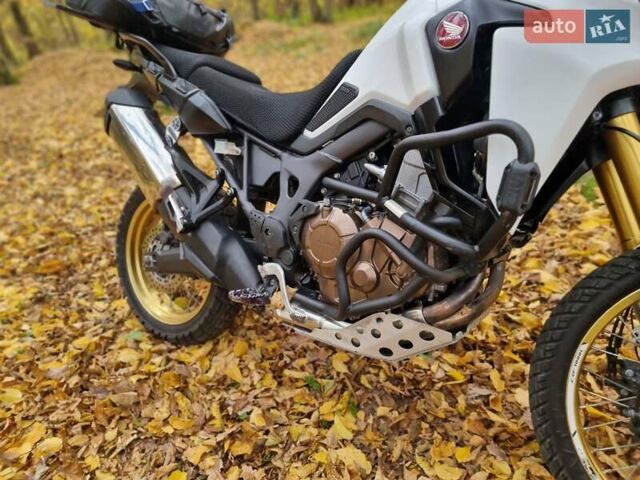 Хонда CRF 1000L Africa Twin, объемом двигателя 0 л и пробегом 32 тыс. км за 12000 $, фото 2 на Automoto.ua