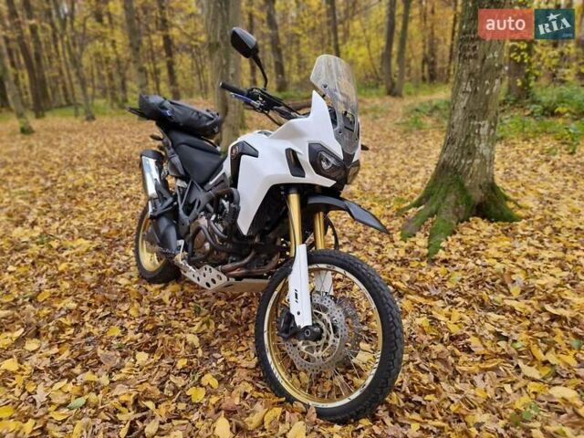 Хонда CRF 1000L Africa Twin, объемом двигателя 0 л и пробегом 32 тыс. км за 12000 $, фото 5 на Automoto.ua
