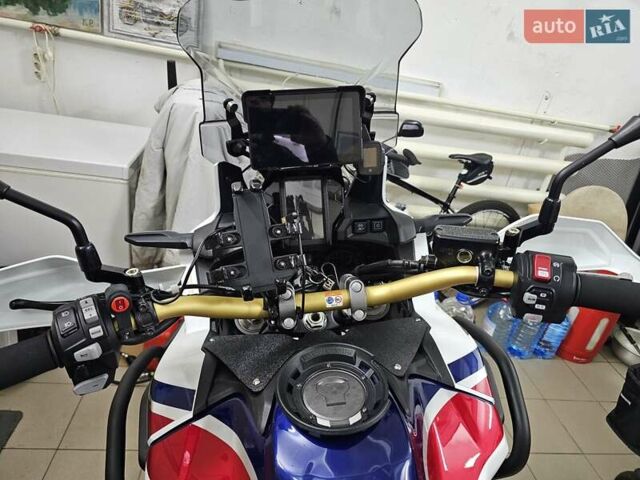 Хонда CRF 1000L Africa Twin, объемом двигателя 1 л и пробегом 32 тыс. км за 13550 $, фото 3 на Automoto.ua