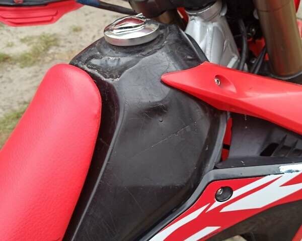 Красный Хонда CRF 100F, объемом двигателя 0.2 л и пробегом 8 тыс. км за 4300 $, фото 9 на Automoto.ua
