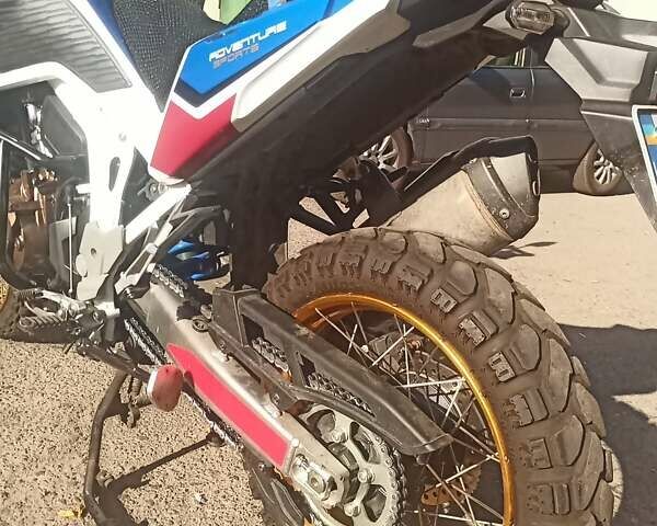 Хонда CRF 1100L Africa Twin, объемом двигателя 0 л и пробегом 15 тыс. км за 16000 $, фото 1 на Automoto.ua