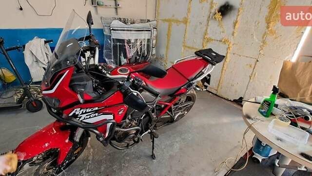 Хонда CRF 1100L Africa Twin, объемом двигателя 0 л и пробегом 2 тыс. км за 10000 $, фото 2 на Automoto.ua