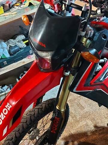 Красный Хонда CRF 250L Rally, объемом двигателя 0.25 л и пробегом 39 тыс. км за 4000 $, фото 1 на Automoto.ua