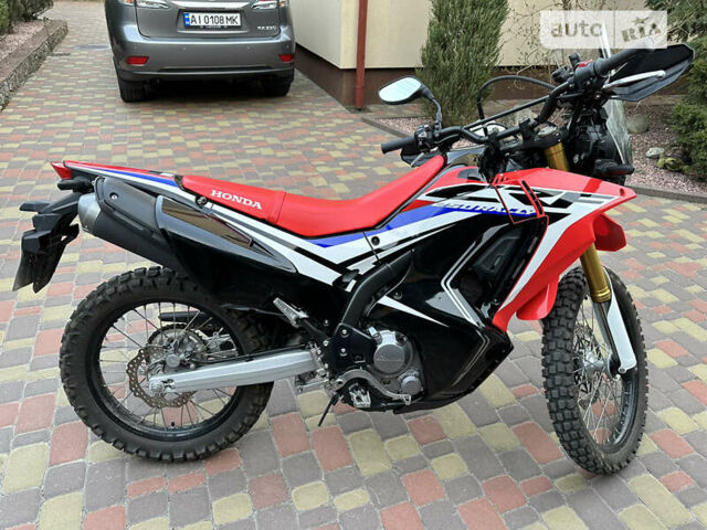 Хонда CRF 250L Rally, объемом двигателя 0.25 л и пробегом 12 тыс. км за 5150 $, фото 4 на Automoto.ua