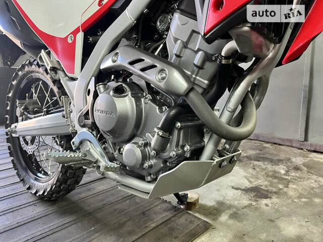 Красный Хонда CRF 300L, объемом двигателя 0 л и пробегом 8 тыс. км за 5900 $, фото 3 на Automoto.ua