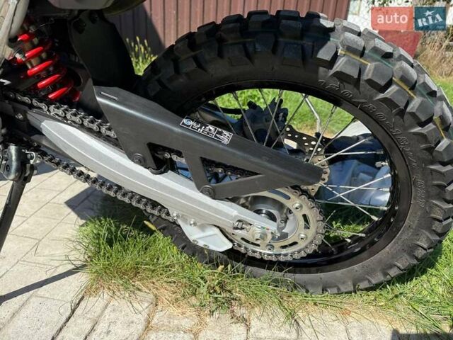 Красный Хонда CRF 300L, объемом двигателя 0.29 л и пробегом 4 тыс. км за 6500 $, фото 11 на Automoto.ua