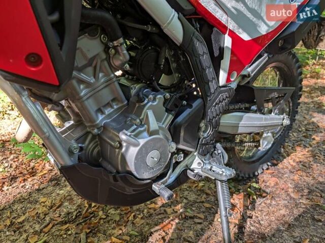 Хонда CRF 300L, объемом двигателя 0.29 л и пробегом 14 тыс. км за 5900 $, фото 3 на Automoto.ua