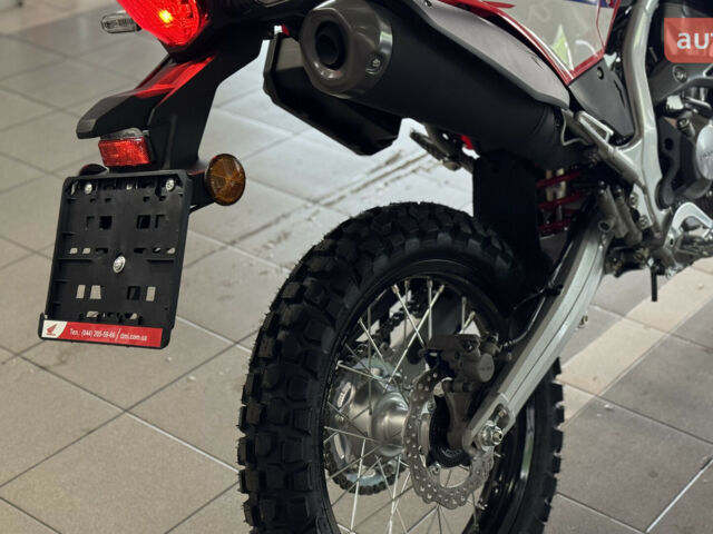 Хонда CRF 300L, объемом двигателя 0.3 л и пробегом 0 тыс. км за 6641 $, фото 18 на Automoto.ua