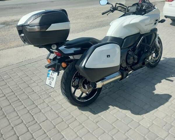 Белый Хонда CTX 700N, объемом двигателя 0.67 л и пробегом 20 тыс. км за 6300 $, фото 5 на Automoto.ua