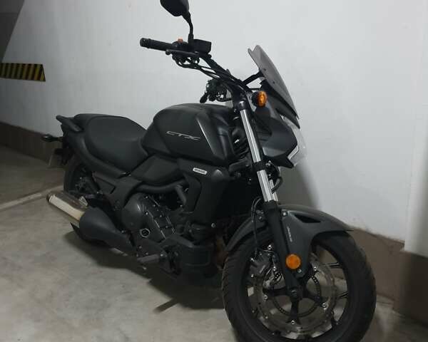 Чорний Хонда CTX 700N, об'ємом двигуна 0.67 л та пробігом 13 тис. км за 7900 $, фото 2 на Automoto.ua