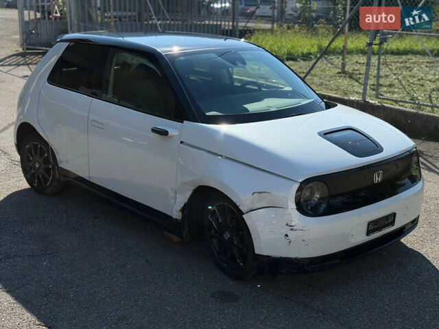 Белый Хонда e, объемом двигателя 0 л и пробегом 30 тыс. км за 12999 $, фото 1 на Automoto.ua