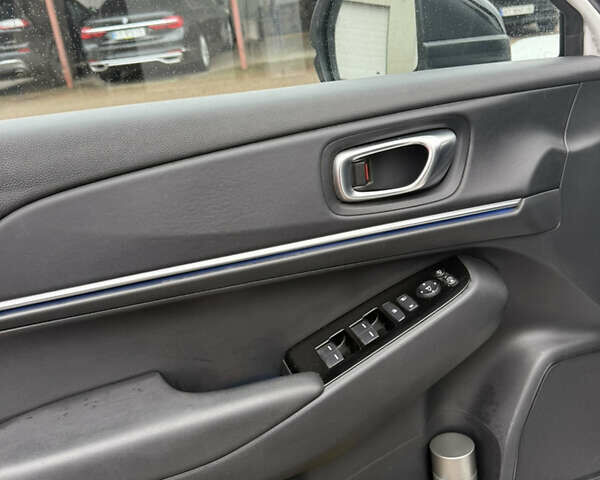 Белый Хонда eNS1, объемом двигателя 0 л и пробегом 98 тыс. км за 17400 $, фото 5 на Automoto.ua