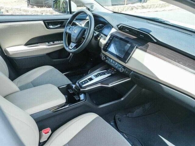 Белый Хонда FCX Clarity, объемом двигателя 1.5 л и пробегом 65 тыс. км за 6700 $, фото 12 на Automoto.ua