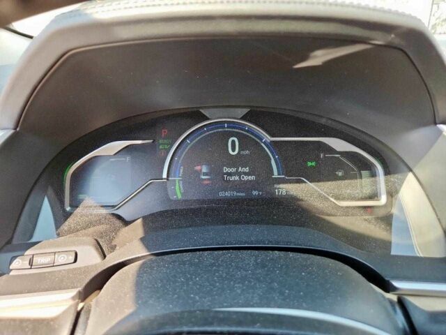 Белый Хонда FCX Clarity, объемом двигателя 0 л и пробегом 24 тыс. км за 4000 $, фото 8 на Automoto.ua