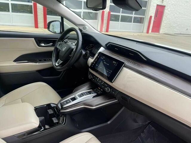 Белый Хонда FCX Clarity, объемом двигателя 1.5 л и пробегом 41 тыс. км за 11200 $, фото 8 на Automoto.ua