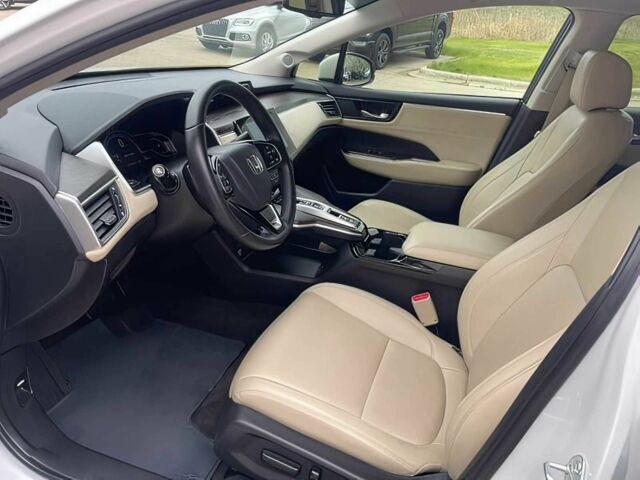 Белый Хонда FCX Clarity, объемом двигателя 1.5 л и пробегом 41 тыс. км за 11200 $, фото 5 на Automoto.ua