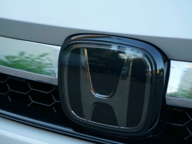 Белый Хонда FCX Clarity, объемом двигателя 0.15 л и пробегом 35 тыс. км за 25000 $, фото 9 на Automoto.ua