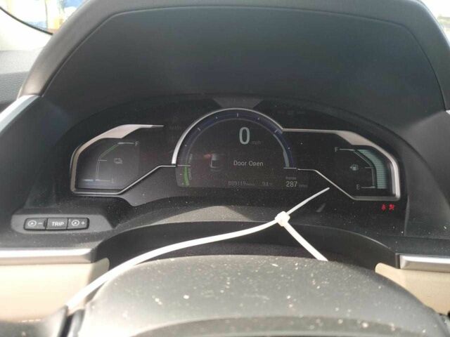 Белый Хонда FCX Clarity, объемом двигателя 1.5 л и пробегом 85 тыс. км за 3600 $, фото 8 на Automoto.ua