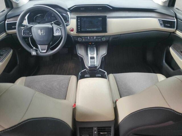 Белый Хонда FCX Clarity, объемом двигателя 1.5 л и пробегом 85 тыс. км за 3600 $, фото 7 на Automoto.ua