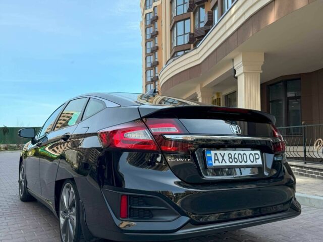 Черный Хонда FCX Clarity, объемом двигателя 1.5 л и пробегом 186 тыс. км за 15000 $, фото 3 на Automoto.ua
