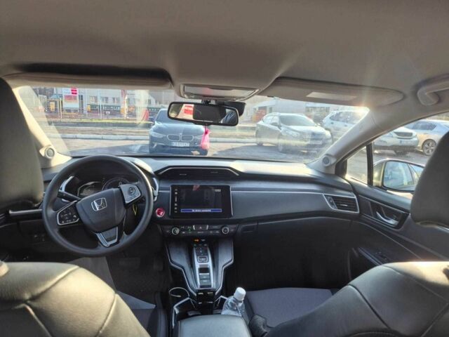 Черный Хонда FCX Clarity, объемом двигателя 1.5 л и пробегом 186 тыс. км за 15000 $, фото 15 на Automoto.ua