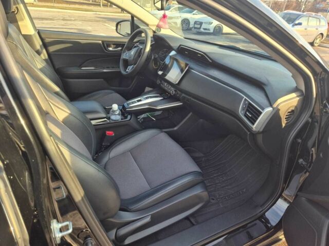 Черный Хонда FCX Clarity, объемом двигателя 1.5 л и пробегом 186 тыс. км за 15000 $, фото 13 на Automoto.ua