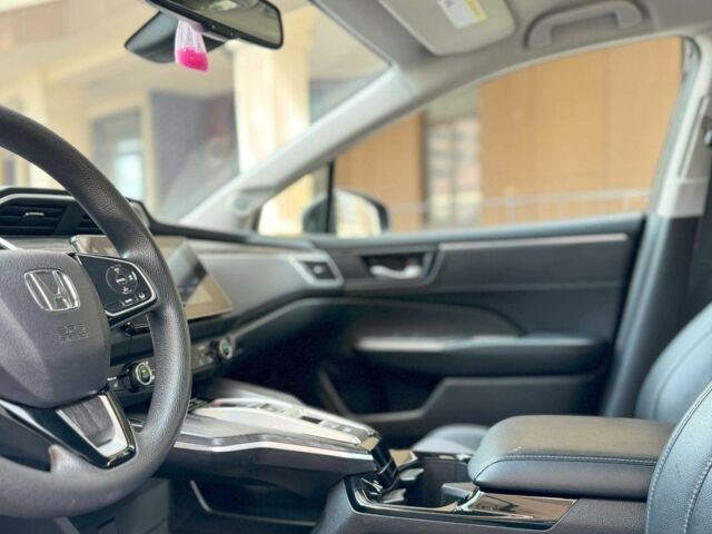 Черный Хонда FCX Clarity, объемом двигателя 1.5 л и пробегом 186 тыс. км за 15000 $, фото 8 на Automoto.ua