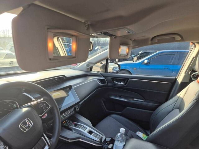 Черный Хонда FCX Clarity, объемом двигателя 1.5 л и пробегом 186 тыс. км за 15000 $, фото 11 на Automoto.ua