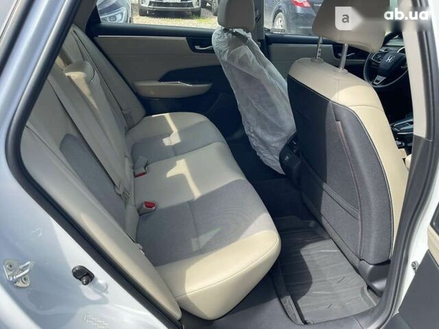 Хонда FCX Clarity, объемом двигателя 1.5 л и пробегом 32 тыс. км за 22999 $, фото 2 на Automoto.ua