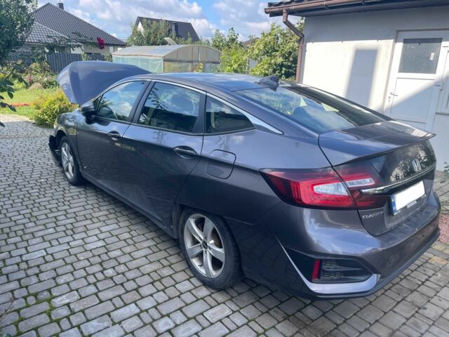 Серый Хонда FCX Clarity, объемом двигателя 1.5 л и пробегом 120 тыс. км за 9100 $, фото 4 на Automoto.ua