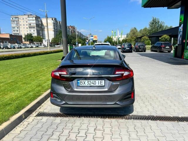 Серый Хонда FCX Clarity, объемом двигателя 1.5 л и пробегом 152 тыс. км за 15450 $, фото 4 на Automoto.ua