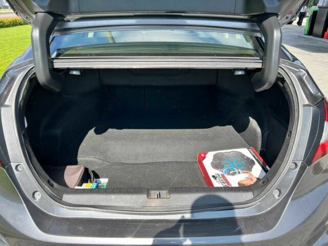 Серый Хонда FCX Clarity, объемом двигателя 1.5 л и пробегом 152 тыс. км за 15450 $, фото 5 на Automoto.ua