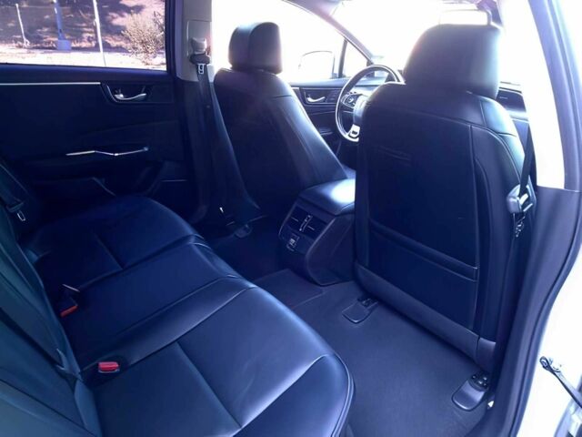 Сірий Хонда FCX Clarity, об'ємом двигуна 1.5 л та пробігом 32 тис. км за 17000 $, фото 11 на Automoto.ua